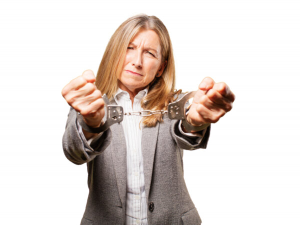 Oszustwo w Kodeksie Karnym – Jakie są konsekwencje prawne i jak rozumieć art. 286 Kodeksu Karnego?